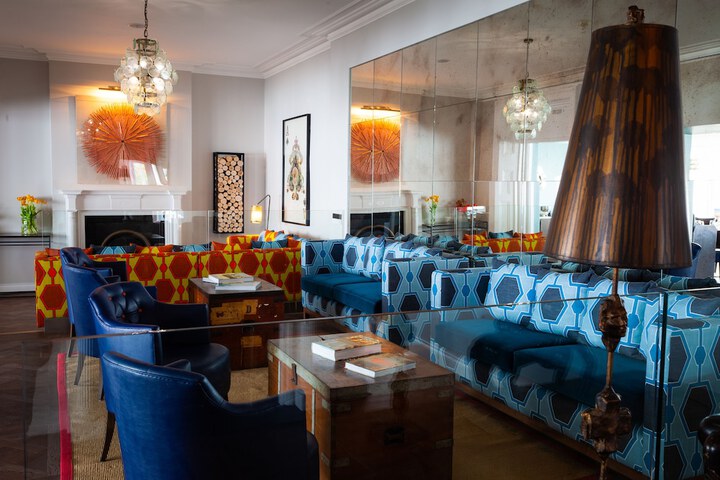 Lounge 55 of 69
