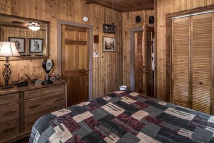 Room 27 of 29