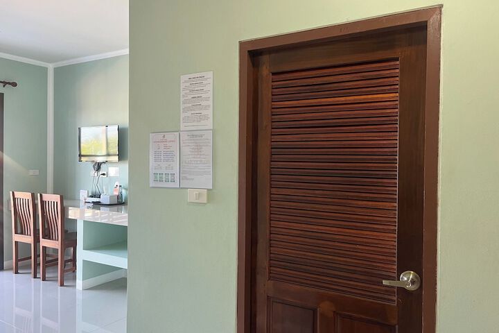 Room 4 of 43
