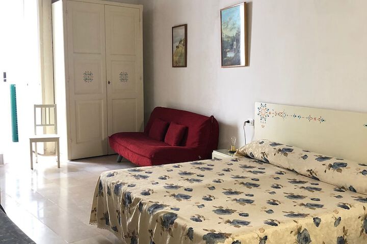 Room 35 of 107