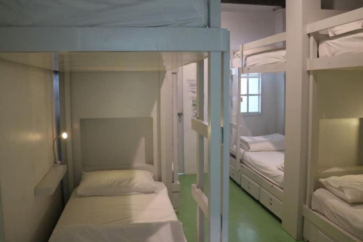 Room 10 of 38