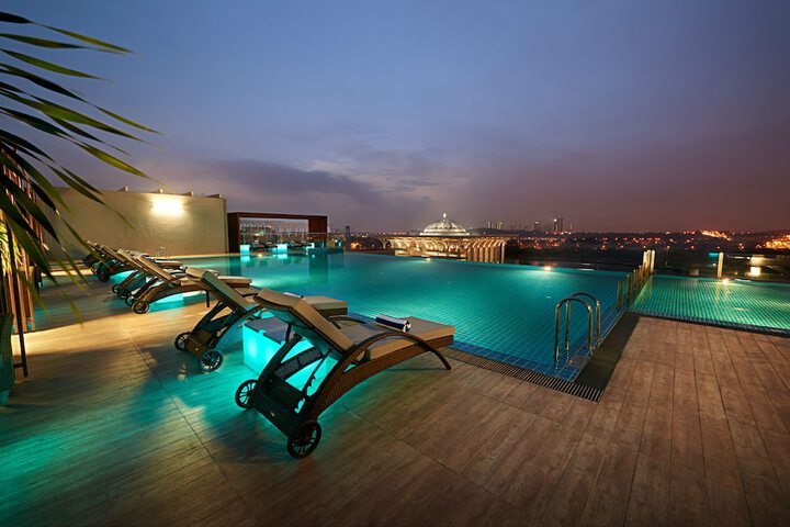 Hotel Pool