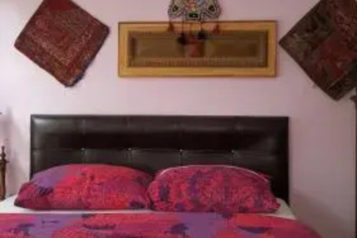 Room 9 of 17
