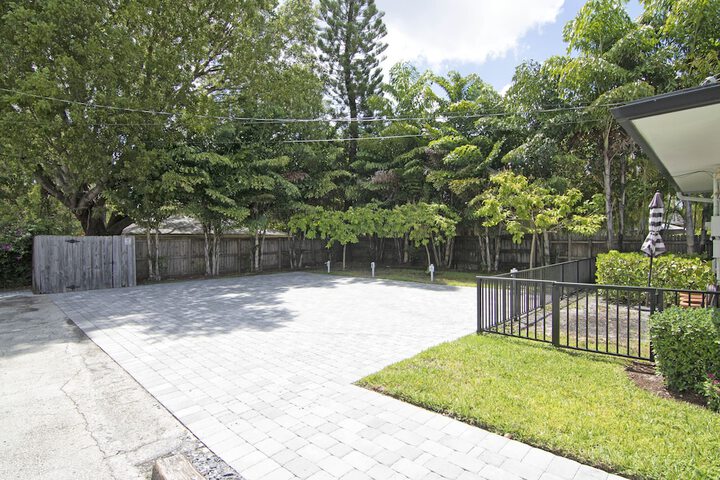 Property Grounds 37 of 52