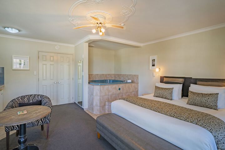 Room 11 of 119