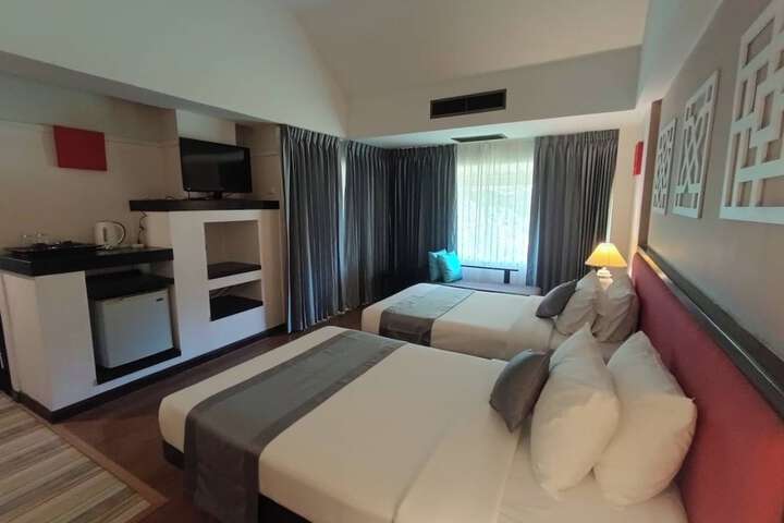 Room 8 of 35
