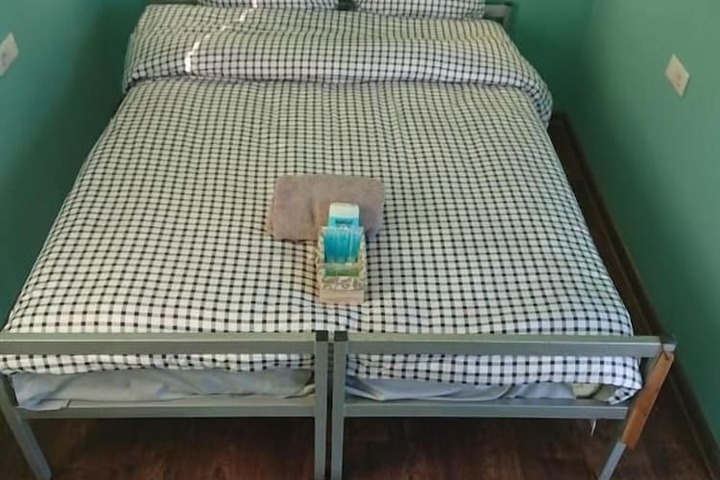 Room 3 of 28