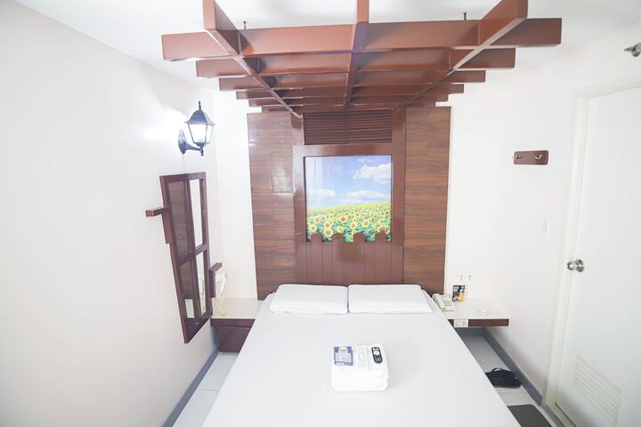 Room 29 of 53