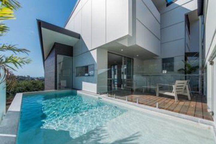 Pool 18 of 20