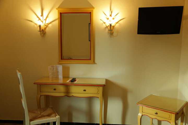 Room 35 of 70