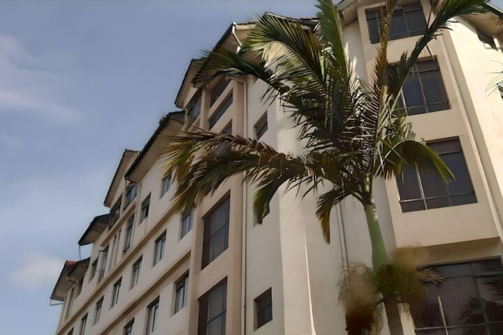 Plus 254 Hotel