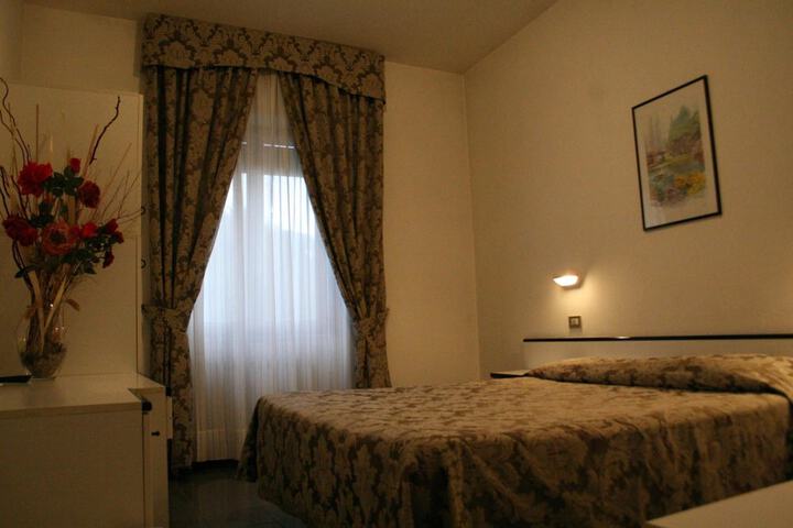 Room 24 of 61