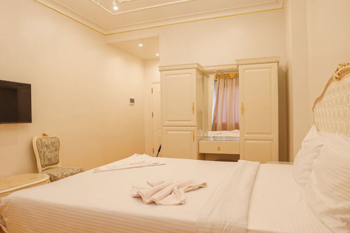 Room 38 of 82