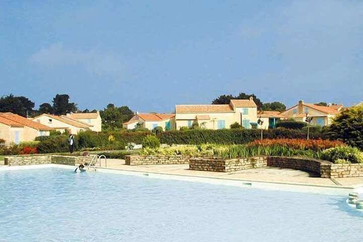 Pools & Facilities