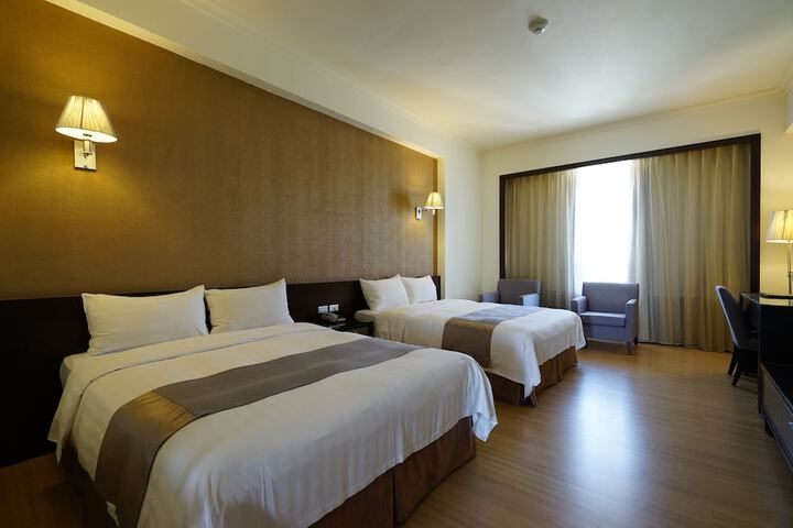 Room 9 of 31
