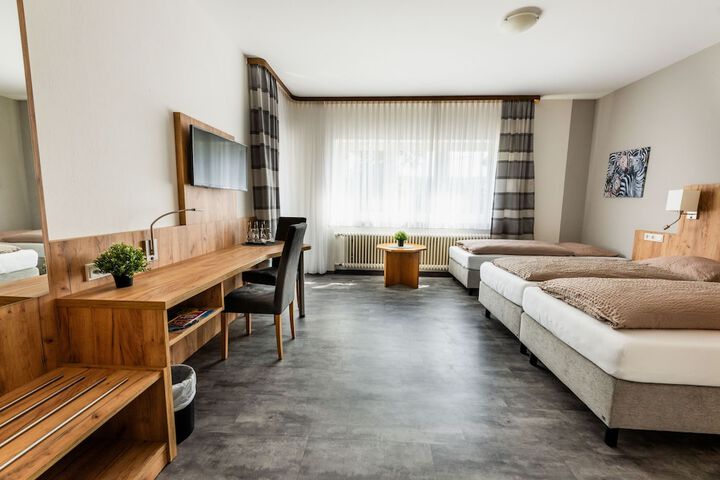 Room 33 of 112