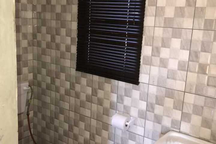 Room 10 of 13