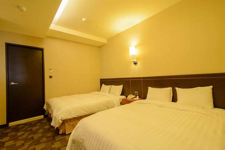 Room 8 of 26