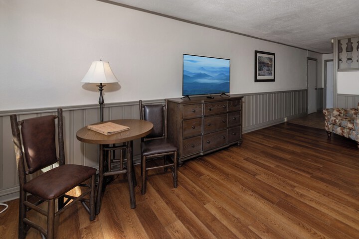 Room 12 of 36