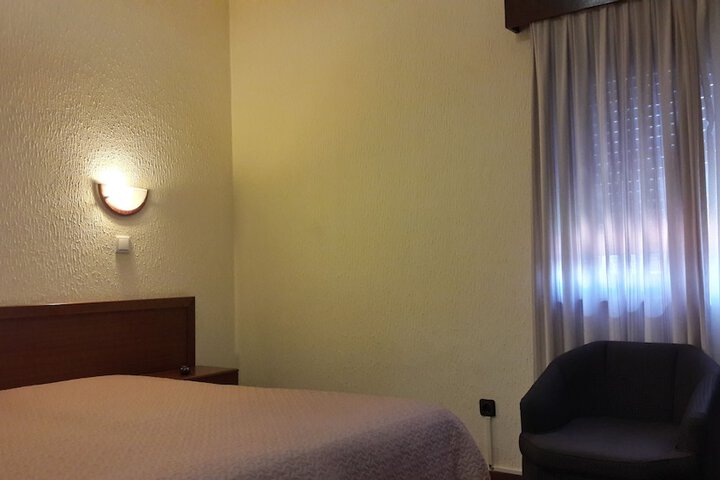 Room 5 of 38