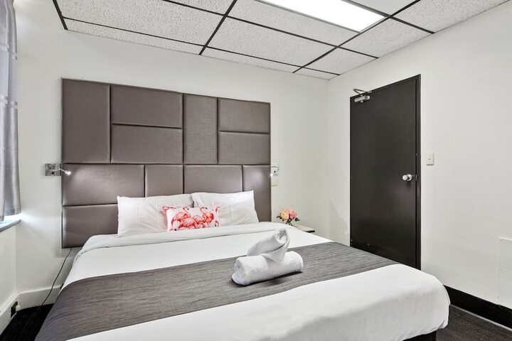 Room 10 of 35