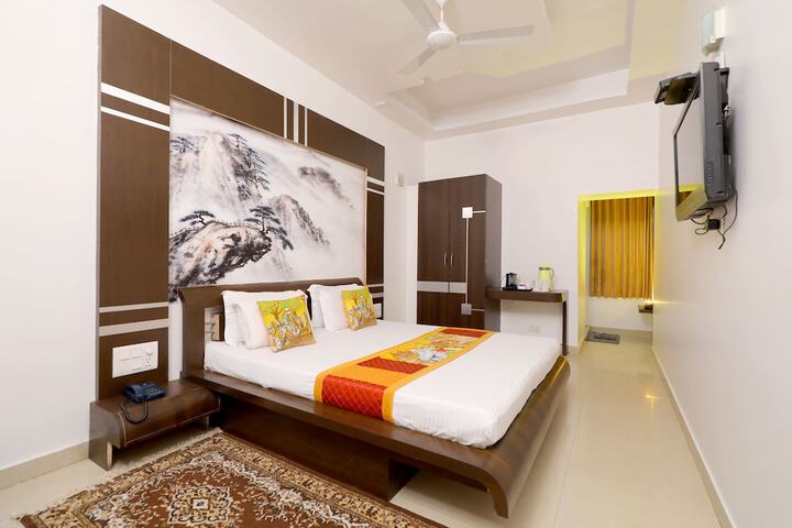 Room 5 of 20