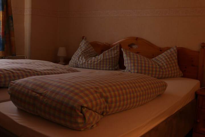 Room 4 of 42