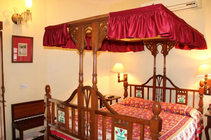 Room 8 of 39