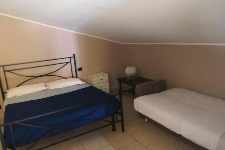 Room 2 of 16