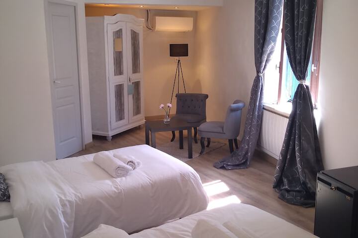 Room 4 of 26