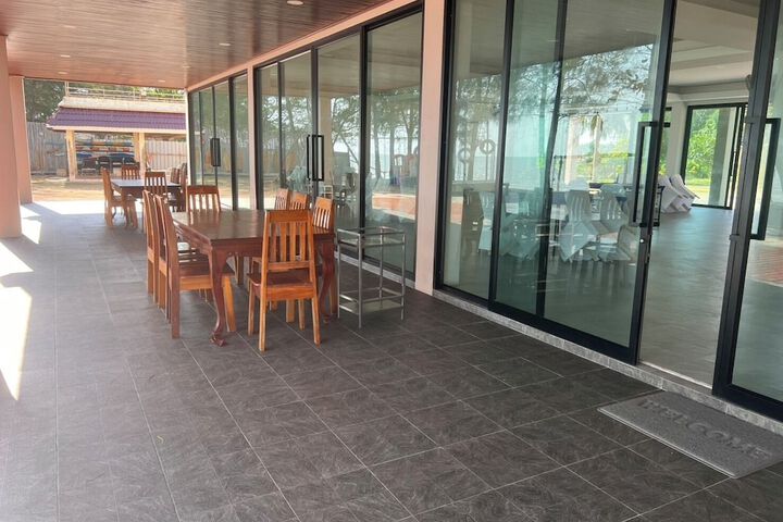 Dining 58 of 113