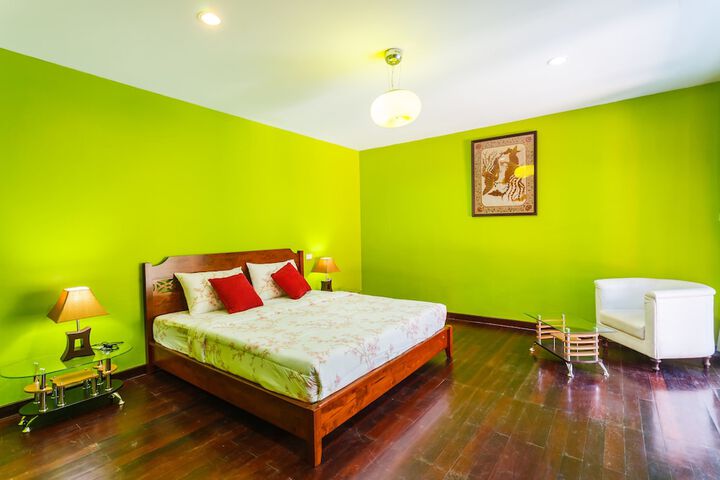 Room 8 of 20
