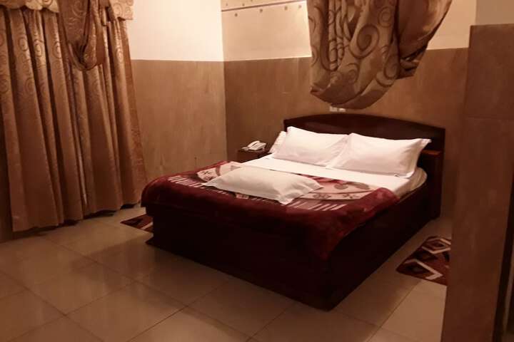 Room 3 of 20
