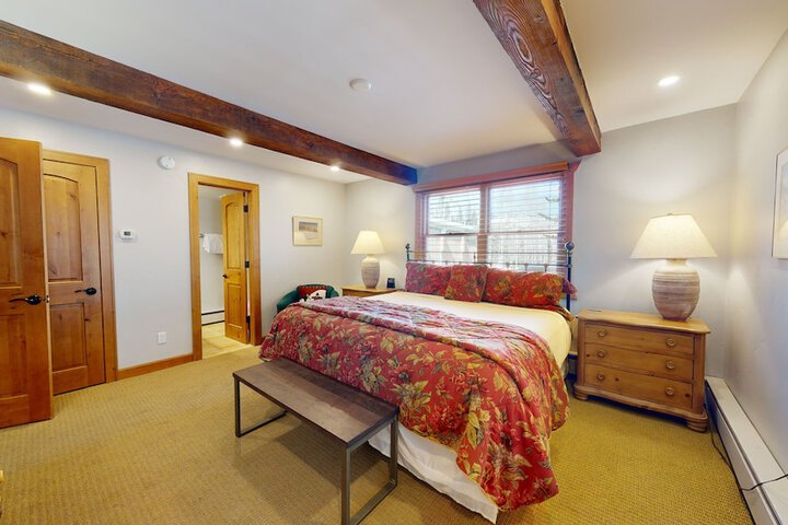 Room 10 of 1000