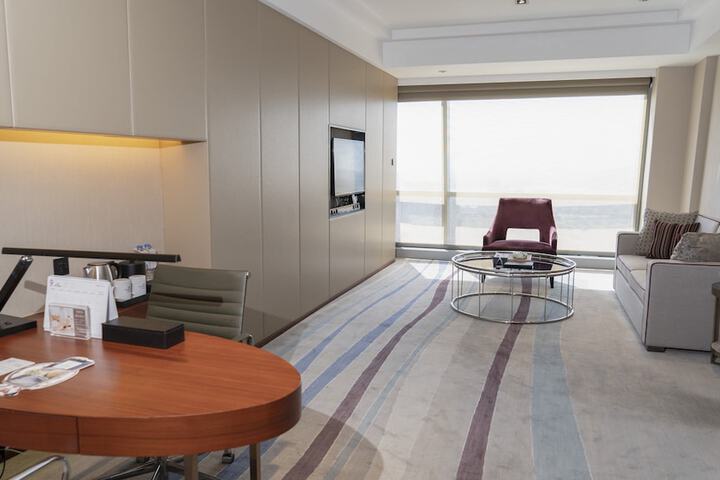 Room 7 of 92