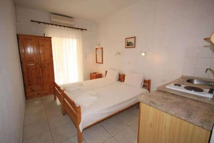 Room 5 of 17