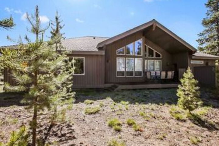 Hickory 26 4 Br home by RedAwning