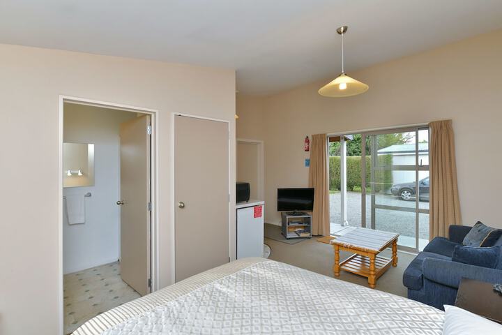 Room 19 of 64