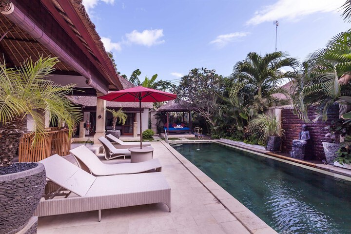 Hotel Pool