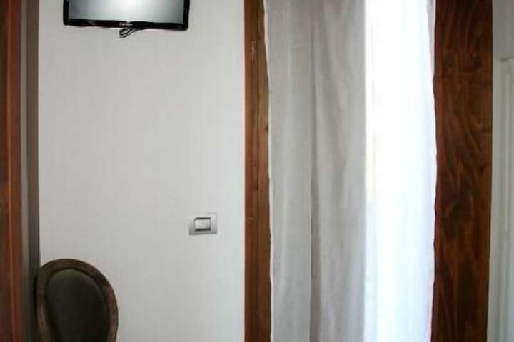 Room 17 of 44