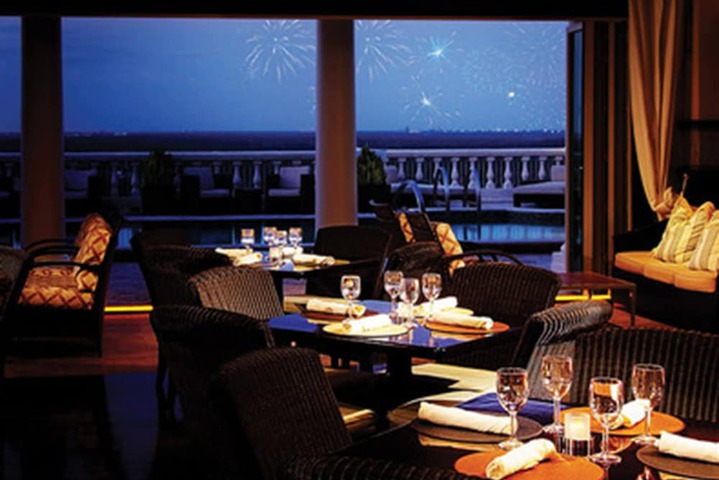 Dining 21 of 24