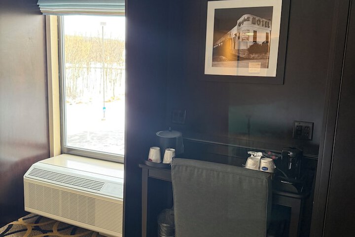 Room 16 of 32