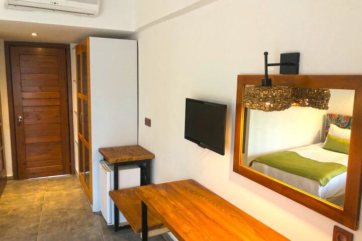 Room 14 of 60