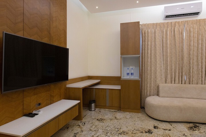 Room 19 of 35