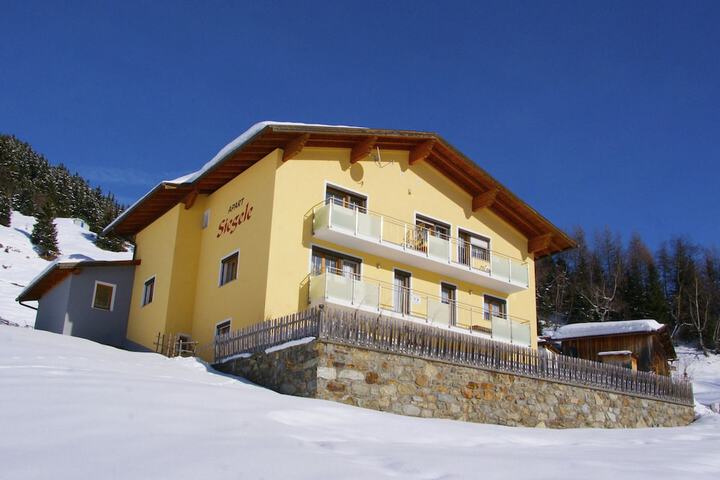 Hotel 18 of 25