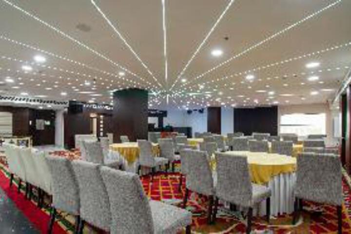Ballroom/Hall 2 of 20