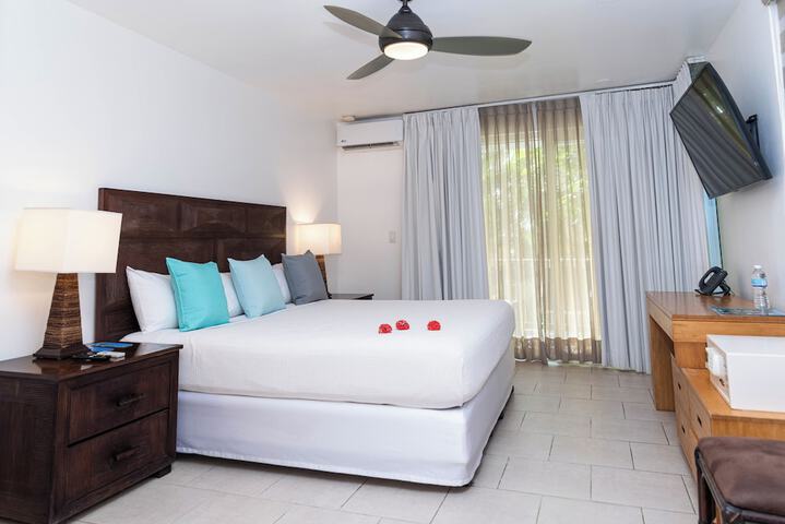Room 43 of 270