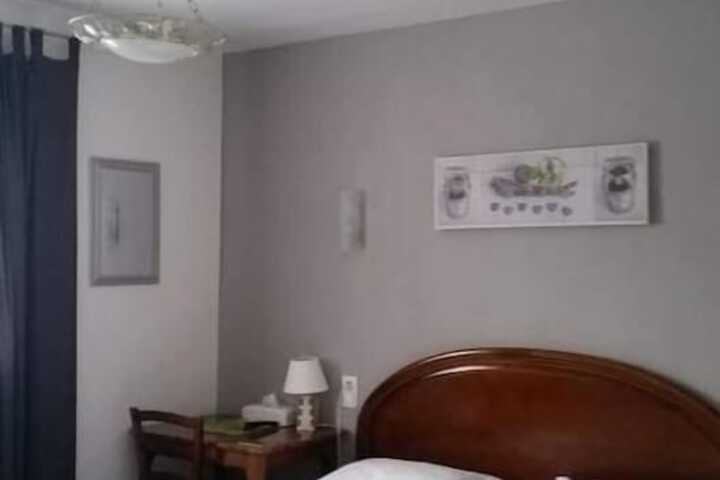 Room 11 of 48
