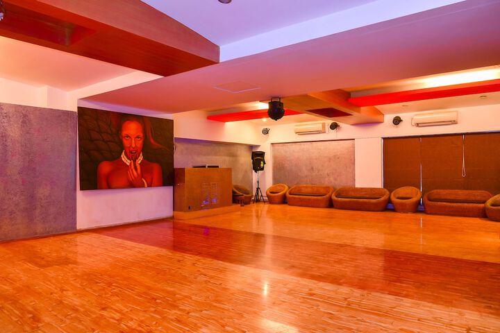 Ballroom/Hall 24 of 39