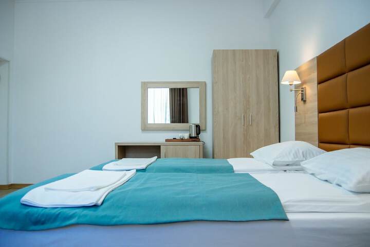 Room 10 of 26